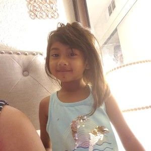 Meet your Posher, Lilly